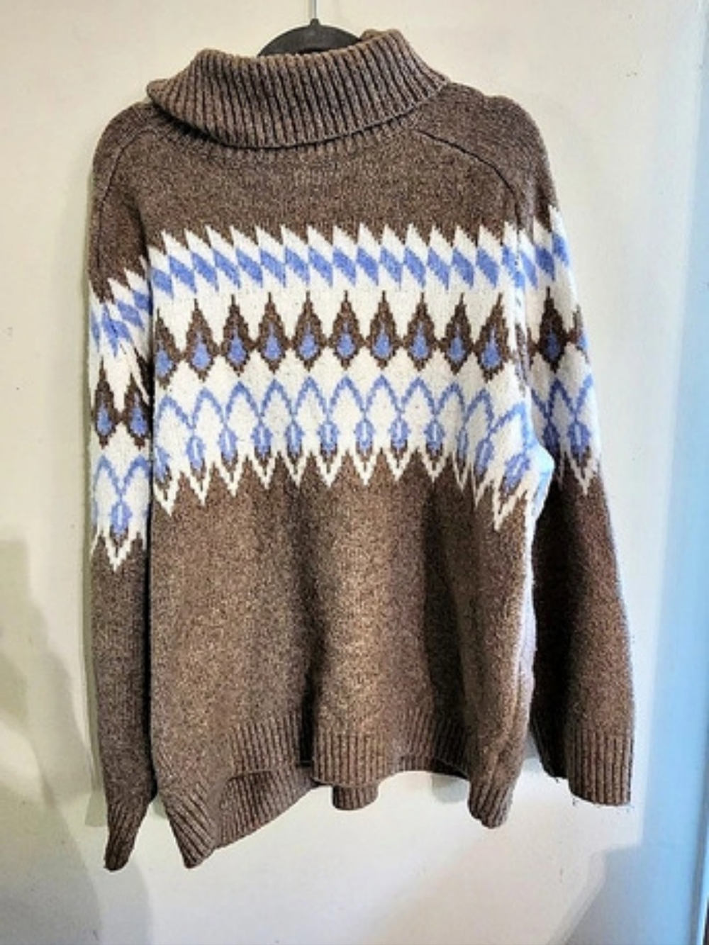 Abercrombie & Fitch Geometric Turtleneck in Brown & Blue Size XL Like New